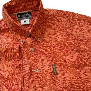 Columbia Short Sleeve shirt orange fish pattern casual or outdoor wear Men’s M